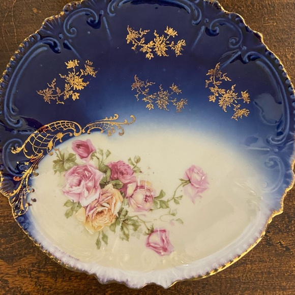 Speciality dish and salt and pepper shakers - Picture 4 of 5